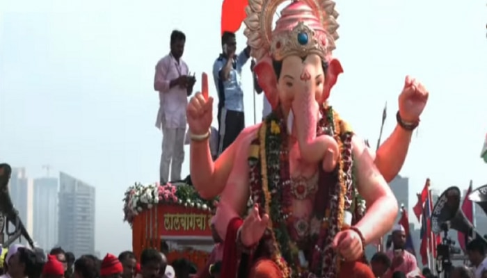 Ganpati Visarjan in Mumbai 2024 Live Lalbaugcha Raja Mumbai cha Raja Chintamani Ganesh Visarjan Miravnuk Photos Videos News in Marathi