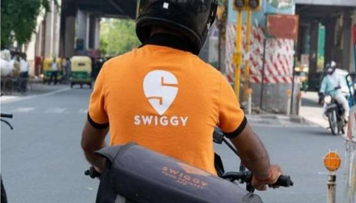 अर्ध्या रात्री महिलेने  Swiggy वर दिली अशी ऑर्डर, डिलिव्हरी बॉयला फुटला घाम...