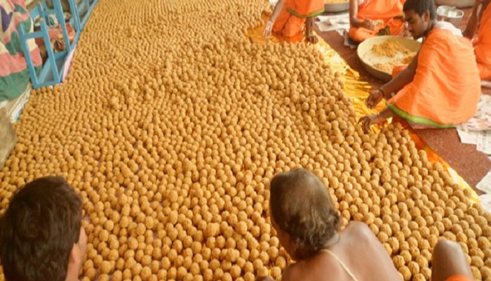 Tirupati Laddu Making : 10 टन बेसन, कैक क्विंटल तूप आणि... तिरुपती देवस्थानच्या प्रसाद लाडूची रेसिपी समोर 