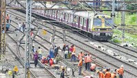 मुंबईकरांनो लक्ष द्या! पश्चिम रेल्वेवर 10 तासांचा ब्लॉक, तर रविवारी मध्य रेल्वेवरही 