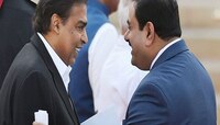 ना अंबानी, ना अदानी; 'या' व्यक्तीच्या कारवर आहे देशातली सर्वात महागडी नंबर प्लेट 