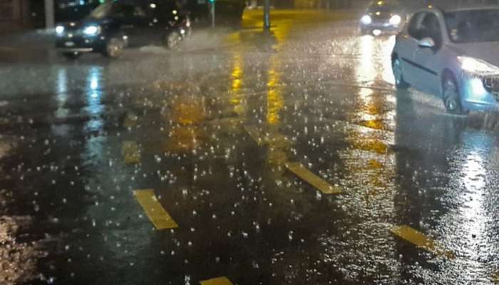 Mumbai Rain : एका दिवसात पडला दोन आठवड्यांचा पाऊस; मुंबईत अद्यापही रेड अलर्ट! 