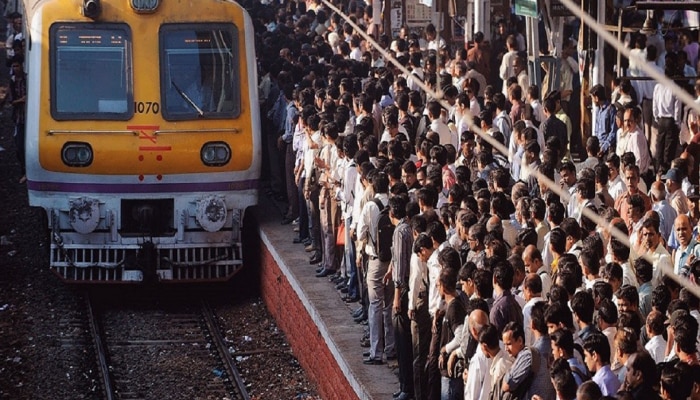 Mumbai Local Train : रविवारी मुंबई गाठायचीये? मेगाब्लॉकचं वेळापत्र पाहूनच बेत ठरवा, नाहीतर होईल पश्चाताप 