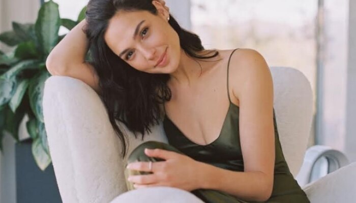 Israeli actress Gal Gadot bold beauty fashion and fitness look Entertainment News