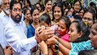 1500 मिळाले, आता लाडक्या बहिणींना सरकारकडून मोफत हवीय 'ही' सुविधा