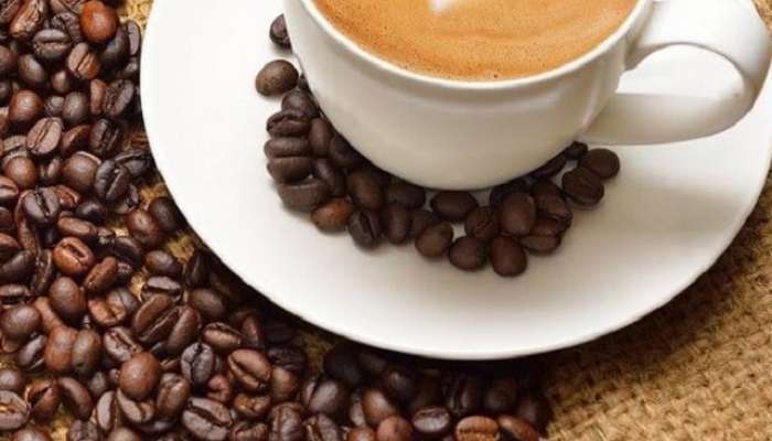 परफेक्ट Coffee कशी बनवायची? दुधात कधी आणि किती कॉफी टाकावी?