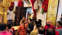 श्रीसिद्धिविनायक मंदिरात यापुढे प्रत्येक भाविकाच्या कपाळी भगवा टिळा