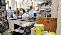 सोन्याहून पिवळं; केंद्राप्रमाणं राज्य सरकारी कर्मचाऱ्यांनाही मिळणार दणदणीत पगारवाढ