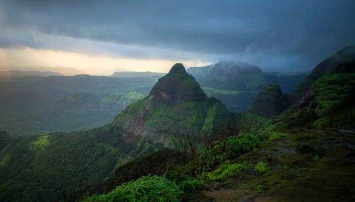 Maharashtra Weather News : महाराष्ट्राच्या हवामानात सुखद बदल, कुठे जाणवतोय गारठा, कुठे पावसाच्या ढगांचं सावट 