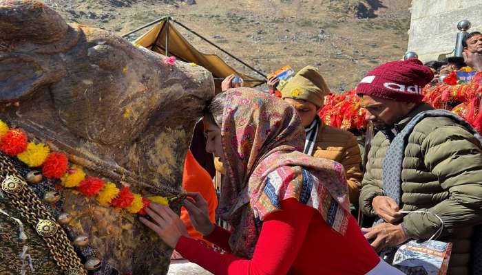 रक्त गोठवणाऱ्या थंडीत सारा अली खान केदारनाथाच्या दर्शनाला; PHOTO पाहून होईल तिथं पोहोचण्याची इच्छा 