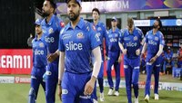 मेगा ऑक्शनपूर्वी मुंबई इंडियन्सने 'या' खेळाडूंना केलं रिटेन