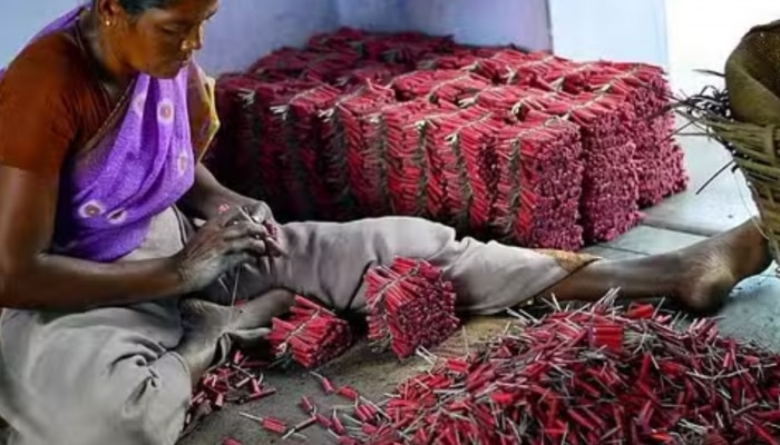 City of Firecrackers: देशातील &#039;या&#039; शहराला म्हटले जाते फटाक्यांचे शहर! जाणून घ्या रंजक माहिती 