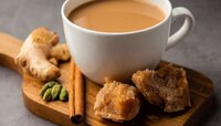 गुळाचा चहा करताना दूध फाटतं? मग हा उपाय करुन पाहा