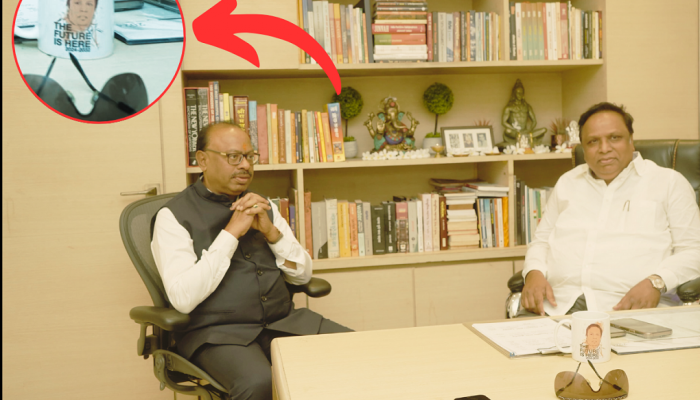 बावनकुळे, शेलार यांच्यातील भेटीचा सुपरहिरो ठरला टेबलावरील 'तो' कप; काय लिहिलंय पाहिलं? 