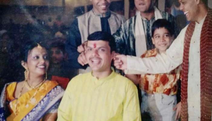 Devendra Fadnavis Love Story: देवेंद्र फडणवीस आणि अमृता यांची &#039;ती&#039; पहिली भेट; 90 मिनिटांत नेमकं काय घडलं? 