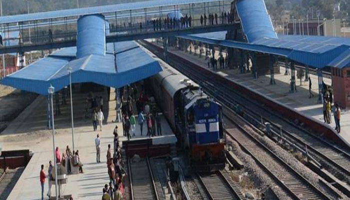 भारतात 'या' राज्यात आहे सर्वाधिक 704 रेल्वे स्टेशन, तर इथे फक्त एकच रेल्वे स्टेशन; महाराष्ट्रातील हे सर्वाधिक कमाई करणारे रेल्वे स्टेशन