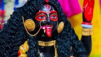 धक्कादायक! मनोभावे पूजाअर्चा करूनही देवी प्रसन्न होत नाही म्हणून पुजाऱ्यानं...