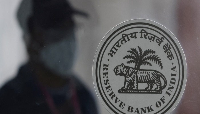 कर्जमाफी, मोफत पैसे वाटप योजना भविष्यासाठी धोकादायक? RBI चिंता व्यक्त करत म्हणाली, &#039;भारताच्या आर्थिक...&#039;