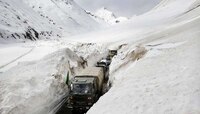 भारतात रक्त गोठवणारी थंडी! लडाखमध्ये मायनस 24 डिग्री तापमान,काश्मिरमध्ये चिल्लई कलान