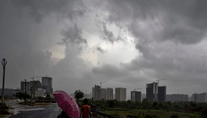 Maharashtra Weather News : वर्षाचा शेवट वादळी पावसानं; राज्याच्या कोणत्या भागांमध्ये कडाक्याच्या थंडीसह गारपीटीचा इशारा?