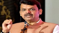 'सोशल मीडियात खोट्या गोष्टी फॉरवर्ड करणाऱ्यांना...' मुख्यमंत्री फडणवीसांचा इशारा