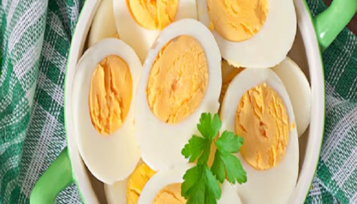 How many eggs should I eat in a day during the winter season, how much egg should I eat in a day, which organ grows by eating eggs daily, does egg increase phlegm, can eggs be eaten in cold and cough, can eggs cure cold Prevents from cold, does boiled egg cause cough, can we eat egg in cold