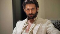कार्तिक आर्यनने करण जौहरच्या चित्रपटासाठी घेतलं इतके कोटी मानधन!