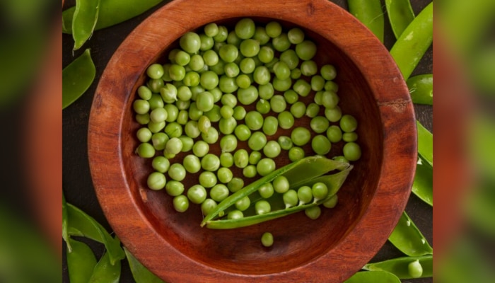 Tricks To Peel Green Peas: मटार सोलायला त्रास होतोय? &#039;या&#039; ट्रिक्सने काम होईल झटपट 