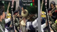 पैसा वसूल रेल्वे प्रवास; या दोस्तांनी 3AC कोचमध्येच सुरु केली सतार- तबल्याची मैफिल