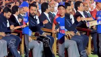 Video : अरे थांब... सही घेऊन घाईत मागे फिरलेल्या छोट्या फॅनला पासून रोहित हैराण