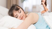 Right Sleeping Direction : उत्तरेकडे तोंड करुन झोपल्यास काय होईल? शुभ की अशुभ, माणसा