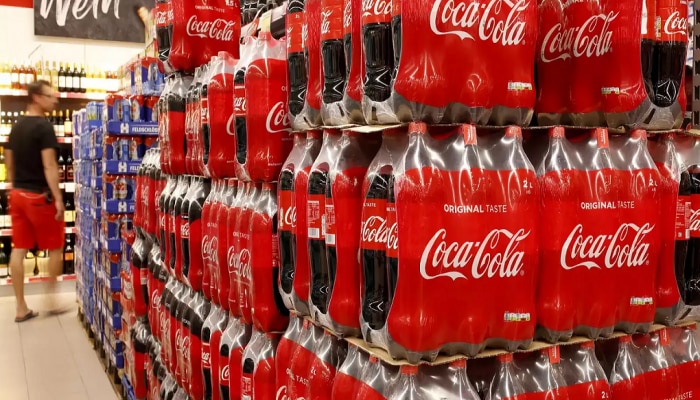 Coca Cola मध्ये विषारी घटक? कंपनीनं तडकाफडकी परत मागवल्या सर्व Bottles