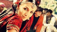 शाहरुखसोबत 'छैया छैया' गाण्यासाठी मलायका नव्हे तर 'ही' अभिनेत्री होती पहिली पसंती, 1