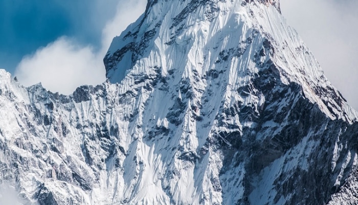 how Himalayas always covered with snow and contains so much of water 