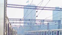 Mobile Blast : CSMT - कल्याण लोकल ट्रेनच्या महिला डब्यात मोबाईलचा स्फोट
