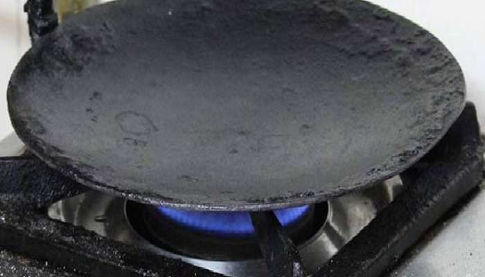 easy and effective way to clean dirty roti making pan tawa