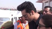 'छावा' चित्रपटाच्या रिलीजपूर्वी विकी कौशल पोहोचला महाकुंभात, त्रिवेणी संगमात स्नान क