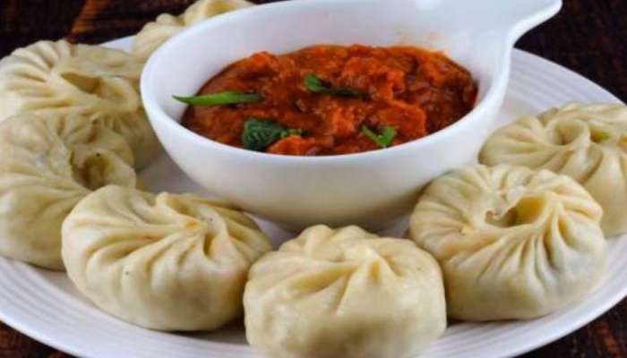 मोमोज खायला आवडतात? पण माहितीये का त्याला Momos नाव कसं पडलं? जाणून घ्या इतिहास