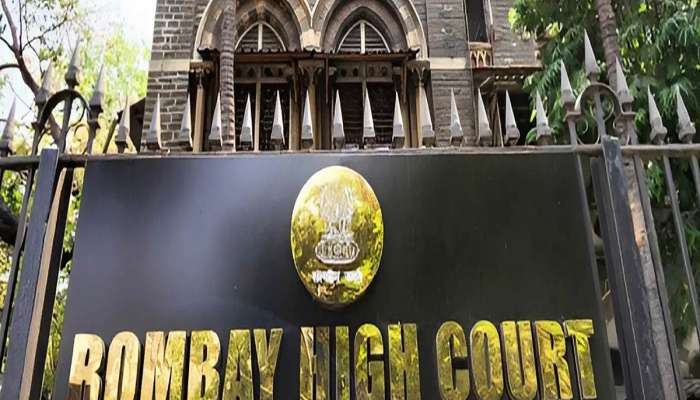 मुंबई हायकोर्टात मोबाईल काढून करत होता रेकॉर्डिंग, कर्मचाऱ्यांनी पाहिलं असता एकच धावपळ; घडवली जन्माची अद्दल
