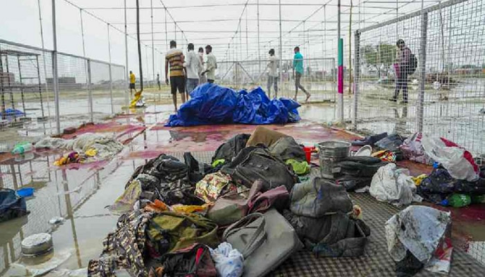 Hathras Stampede : हाथरसचे दोषी कोण? &#039;भोले बाबा&#039;च्या चरणांची धूळ घेण्यासाठी चेंगराचेंगरी, 121 जणांनी गमावलेला जीव 