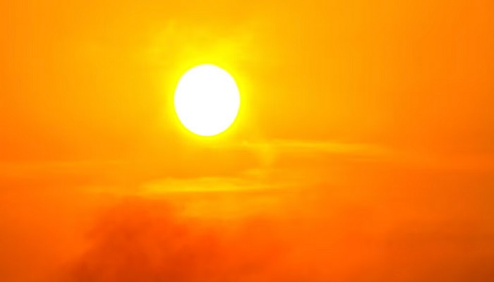 पर्वतांमध्ये पाऊसधारा; महाराष्ट्रात मात्र नुसतीच होरपळ, मुंबईतील नागरिकांना उष्माघाताचा धोका 