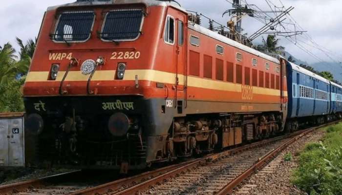 ट्रेन सुटल्यावर त्याच तिकीटावर दुसऱ्या ट्रेनमध्ये प्रवास करता येतो का? रेल्वेचा नियम काय सांगतो