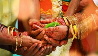 काडीमोड दूरच पण, इथं हुंड्याची भाषाही नाही; प्रत्येक घरात आहेत सगेसोयरे.... 