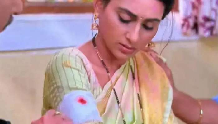 ब्लाऊजवर मलमपट्टी, मराठी मालिकेतील ती चूक पडली महागात, नेटकऱ्यांकडून मीम्स व्हायरल