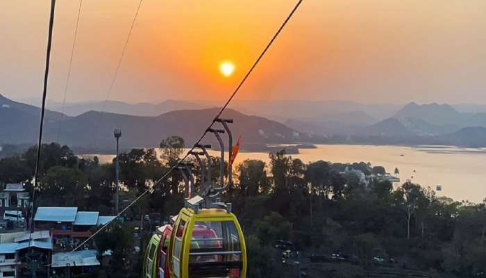 समुद्रावरून जाणारा महाराष्ट्रातील पहिला रोप वे; गोवा किल्ला ते सुवर्णदुर्ग किल्ला, कोकणात थराराक प्रवास समुद्रावरून जाणारा महाराष्ट्रातील पहिला रोप वे; गोवा किल्ला ते सुवर्णदुर्ग किल्ला, कोकणात थराराक प्रवास