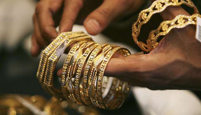 Gold Rate Today: आज सोनं झालं स्वस्त, 24 कॅरेटचे आजचे दर जाणून घ्या