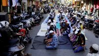 'रस्त्यावर नमाज पठण करणाऱ्याचं लायसन्स, पासपोर्ट जप्त करणार'; ईदआधीच पोलिसांचा इशारा