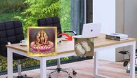 Vastu Tips : ऑफिस डेस्कवर लक्ष्मी चरण ठेवणे शुभ की अशुभ? जाणून घ्या नियम 