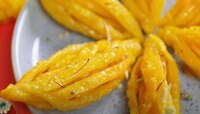 झटपट बनवा 'या' गोड चंपाकळ्या; जाणून घ्या याची सोपी रेसिपी 