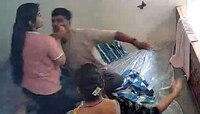 पत्नीकडून पतीला बेदम मारहाण! आई अन् भावासमोरच...; छुप्या कॅमेरात कैद झाला Video